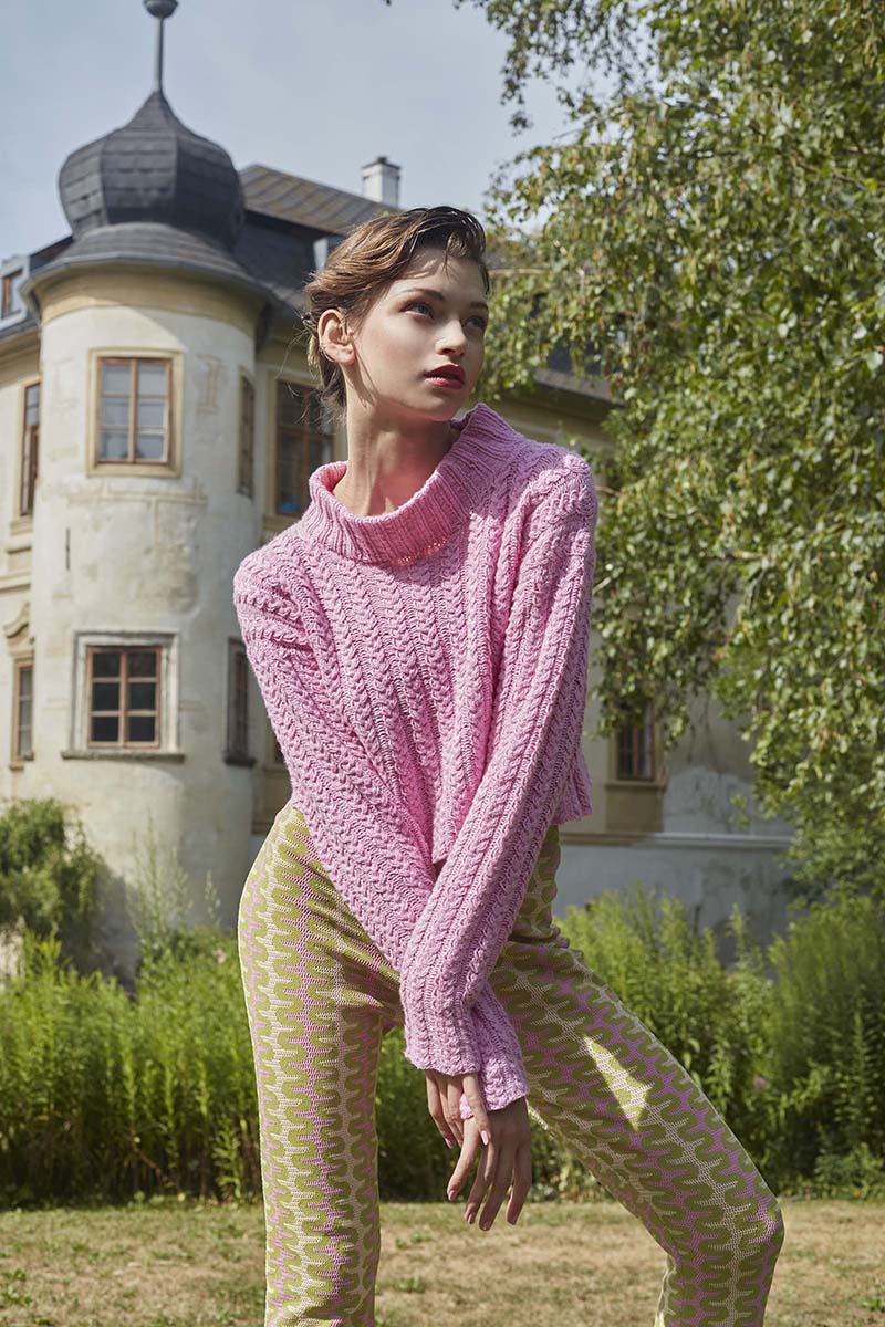 SPREAD LOVE Sweater