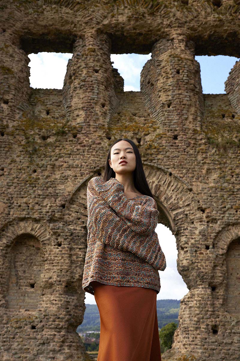 LAYERS OF HISTORIY Pullover